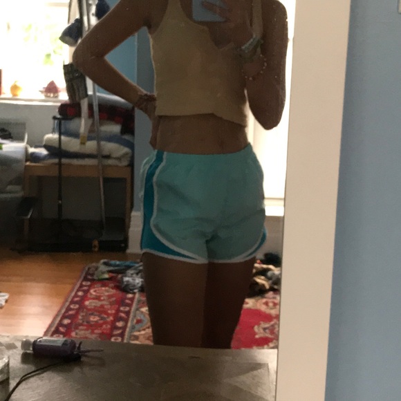 Baby blue nike shorts - Picture 3 of 5